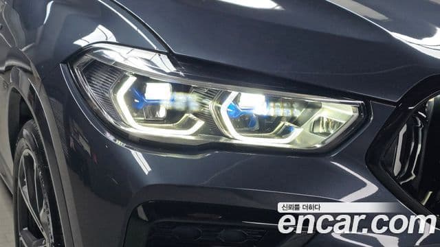 BMW X6 2022 — Photo 23/31