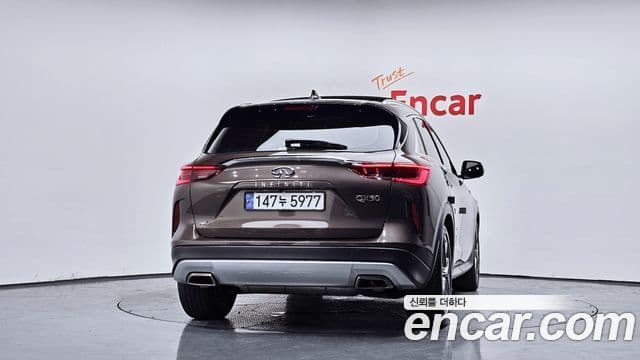 Infiniti QX50 2019 — Photo 24/35