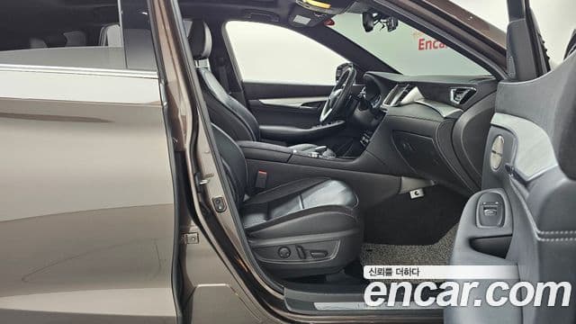 Infiniti QX50 2019 — Photo 14/35