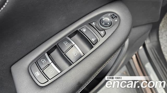 Infiniti QX50 2019 — Photo 30/35