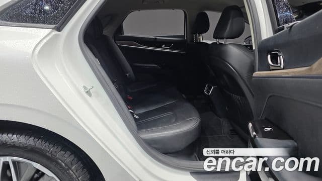Kia K5 2023 — фото 12 из 20