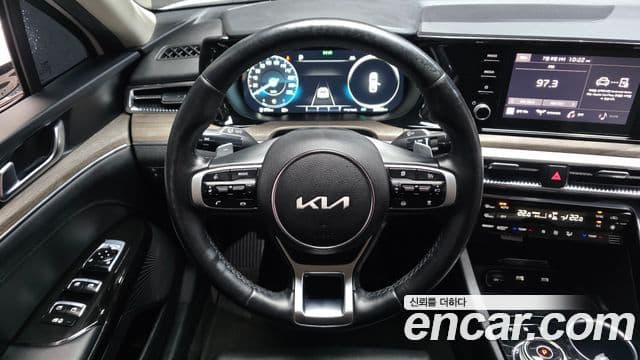 Kia K5 2023 — ფოტო 13/20