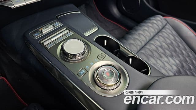Genesis GV70 2021 — Şəkil 9/20