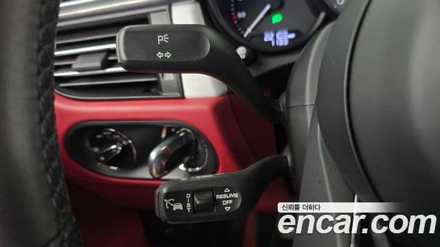 Porsche Macan 2023 — Şəkil 18/20
