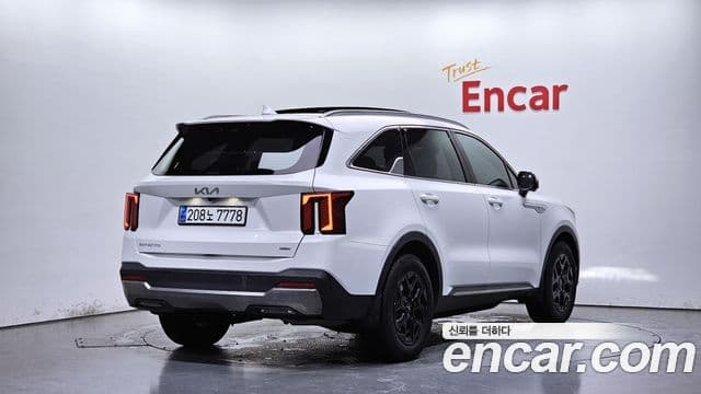 Kia Sorento 2023 — Фото 2/20