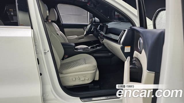 Kia Sorento 2023 — Фото 11/20