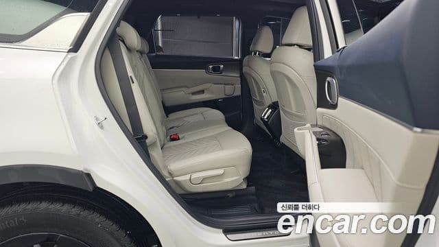 Kia Sorento 2023 — Фото 12/20