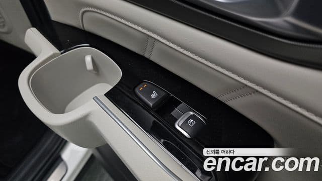 Kia Sorento 2023 — Фото 18/20