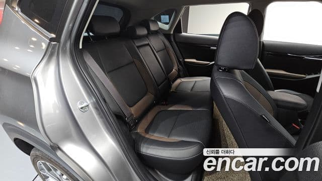 Kia Seltos 2020 — фото 11 из 20