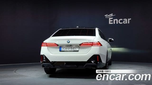 BMW 5 Series 2025 — ფოტო 4/20