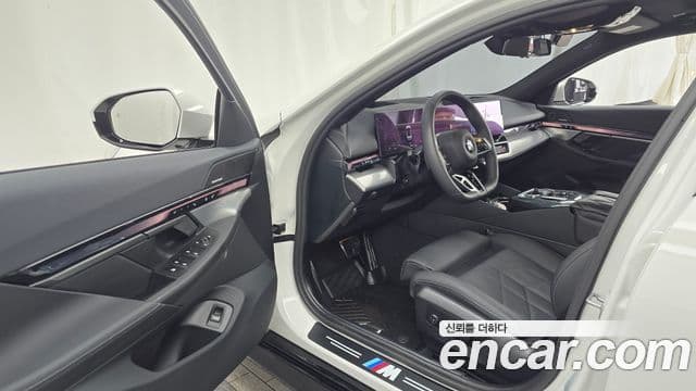 BMW 5 Series 2025 — ფოტო 10/20