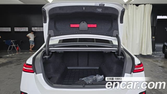 BMW 5 Series 2025 — ფოტო 20/20