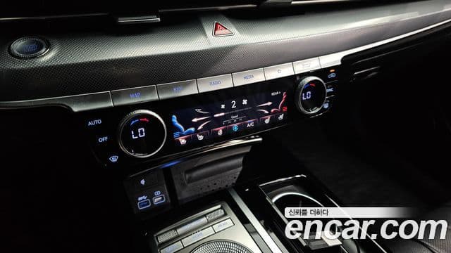 Genesis Electrified G80 2022 — ფოტო 17/20