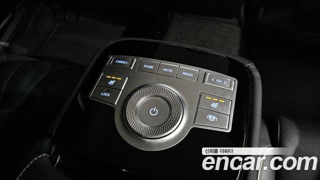 Genesis Electrified G80 2022 — ფოტო 19/20