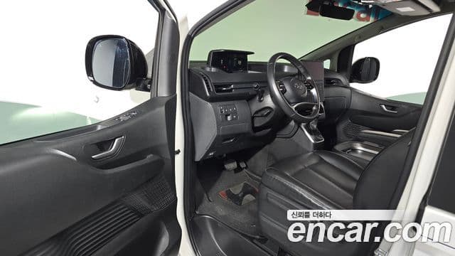 Hyundai Staria 2022 — фото 10 из 20