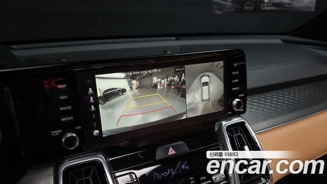 Kia Sorento 2022 — фото 16 из 20