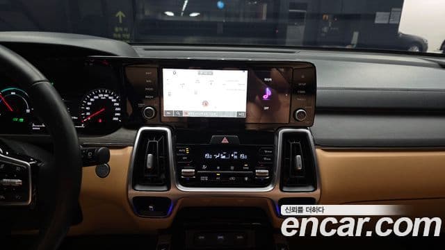 Kia Sorento 2021 — ფოტო 14/20