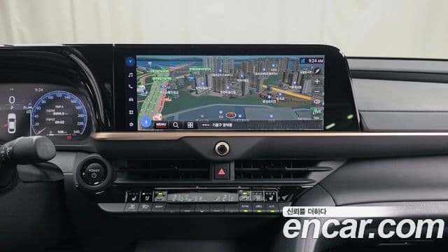 Toyota Crown Crossover 2025 — ფოტო 12/20