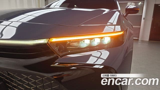Toyota Crown Crossover 2025 — Photo 14/30