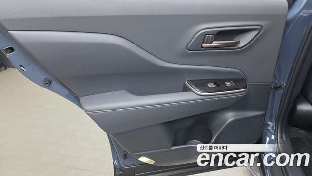 Toyota Crown Crossover 2025 — Photo 1/30
