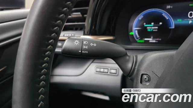 Toyota Crown Crossover 2025 — Photo 29/30