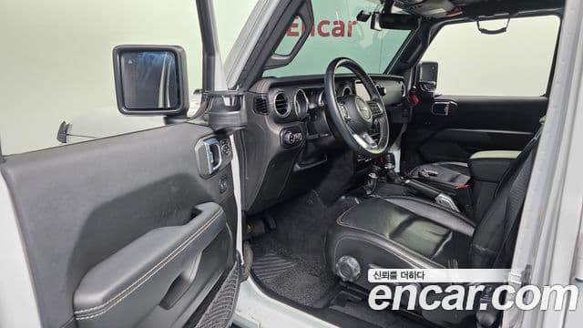 Jeep Wrangler 2021 — Şəkil 9/20