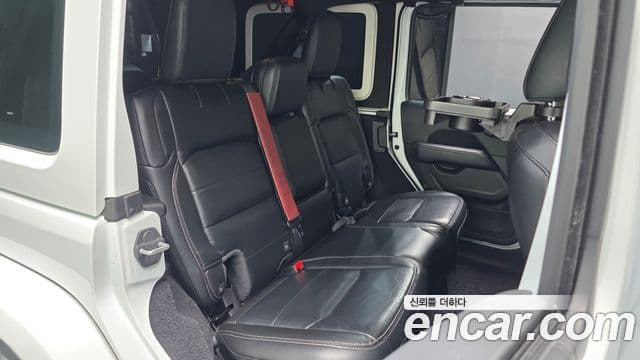 Jeep Wrangler 2021 — Şəkil 10/20