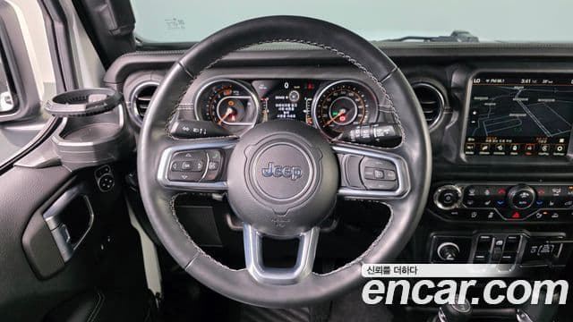 Jeep Wrangler 2021 — Şəkil 12/20
