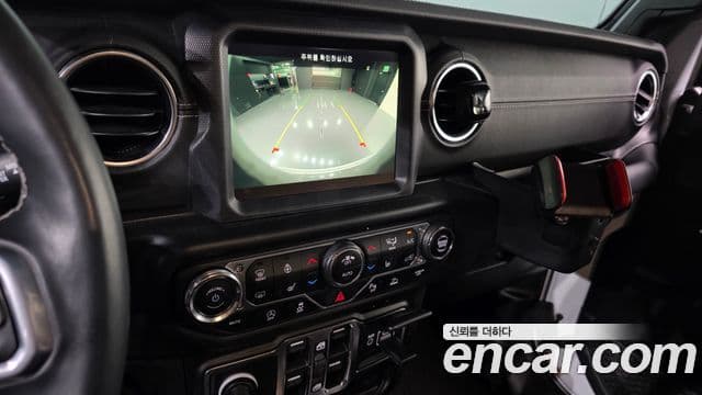 Jeep Wrangler 2021 — фото 17 из 20