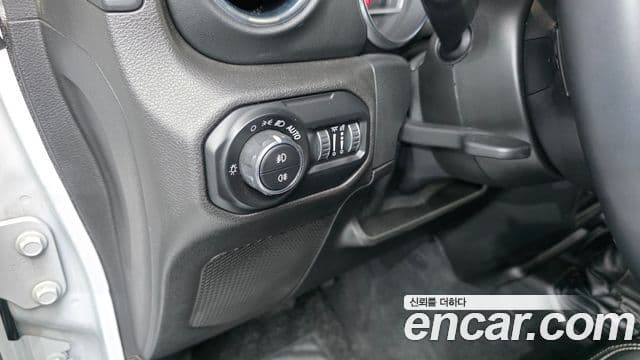 Jeep Wrangler 2021 — Şəkil 18/20