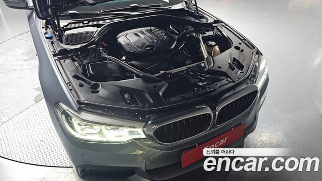 BMW 5 Series 2019 — фото 6 из 20