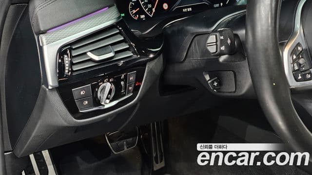 BMW 5 Series 2019 — Şəkil 16/20