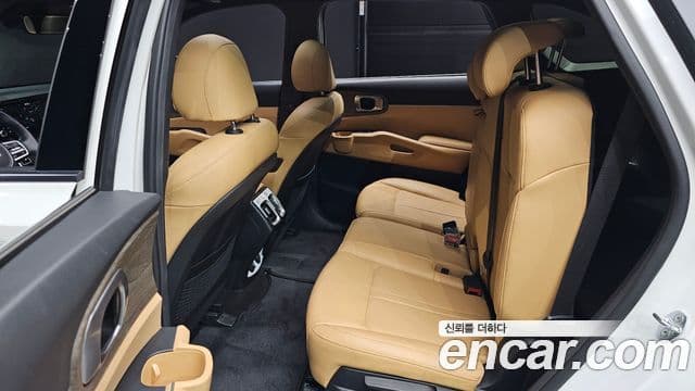 Kia Sorento 2022 — Фото 11/20