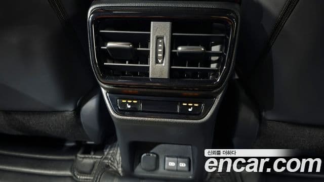 Lexus NX450h+ 2023 — ფოტო 18/20