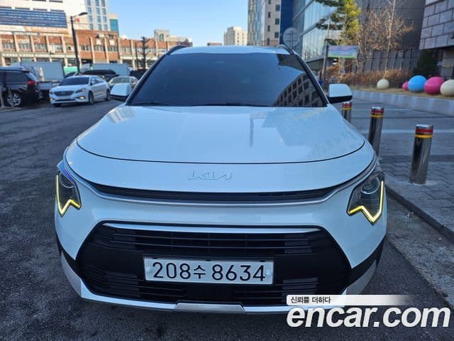Kia Niro 2022 — Фото 2/20