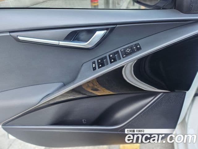 Kia Niro 2022 — Фото 19/20