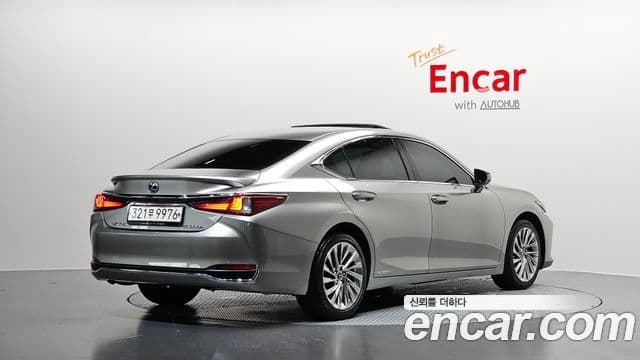 Lexus ES300h 2021 — Şəkil 2/20