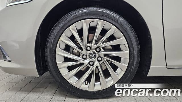 Lexus ES300h 2021 — Şəkil 5/20