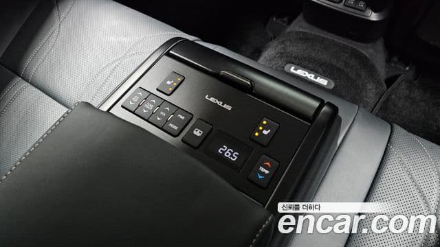 Lexus ES300h 2021 — Photo 21/30