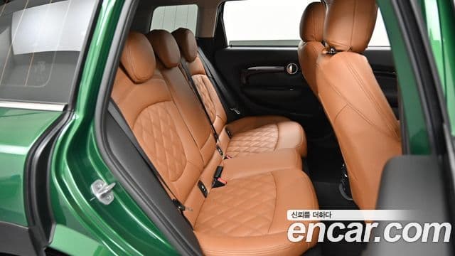 Mini Cooper Clubman 2022 — фото 12 из 20