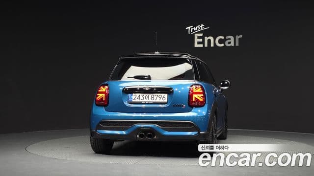 Mini Cooper S 2022 — ფოტო 4/20
