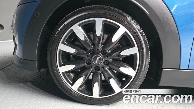 Mini Cooper S 2022 — ფოტო 5/20