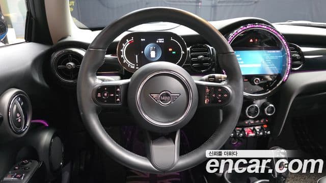 Mini Cooper S 2022 — фото 13 из 20
