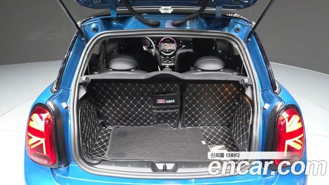 Mini Cooper S 2022 — ფოტო 20/20