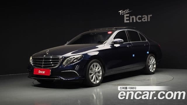 Mercedes-Benz E-Class 2019 — Фото 1/20
