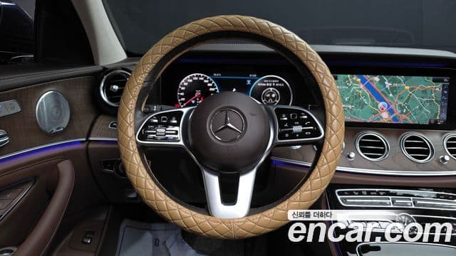 Mercedes-Benz E-Class 2019 — Фото 13/20