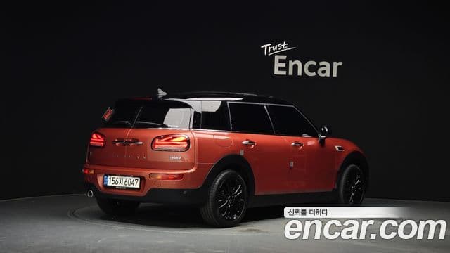 Mini Cooper Clubman 2022 — Фото 2/20