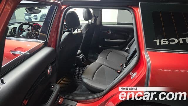 Mini Cooper Clubman 2022 — Фото 11/20