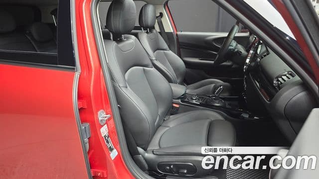 Mini Cooper Clubman 2022 — Фото 12/20