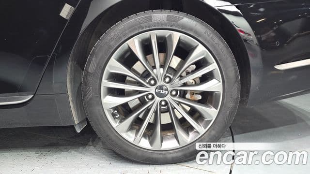 Kia The K9 2022 — Photo 32/33